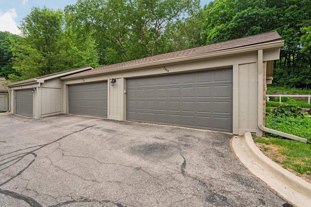 2202 Pine Grove Court Ann Arbor City MI 48103