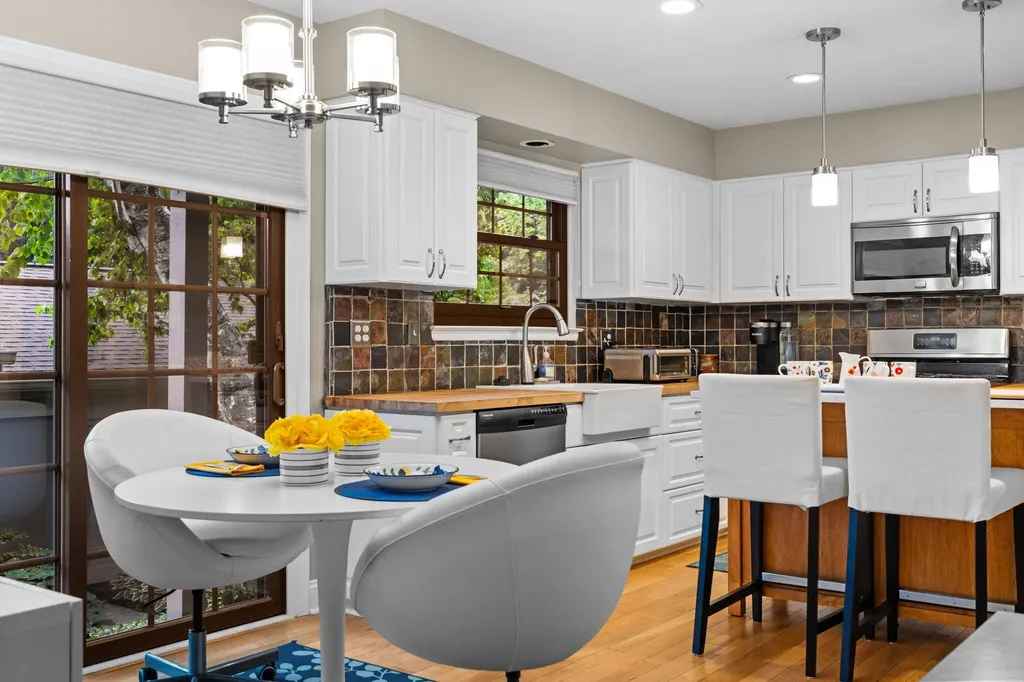 2202 Pine Grove Court Ann Arbor City MI 48103