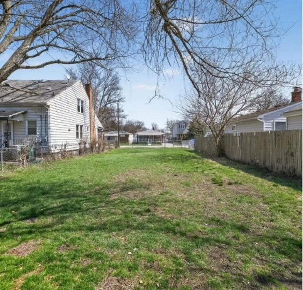 23112 Vassar Avenue Hazel Park City MI 48030