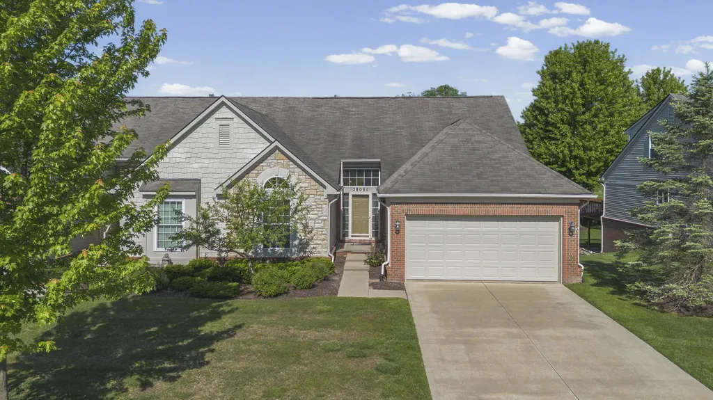 28061 Tremonte Drive Lyon Charter Township MI 48165