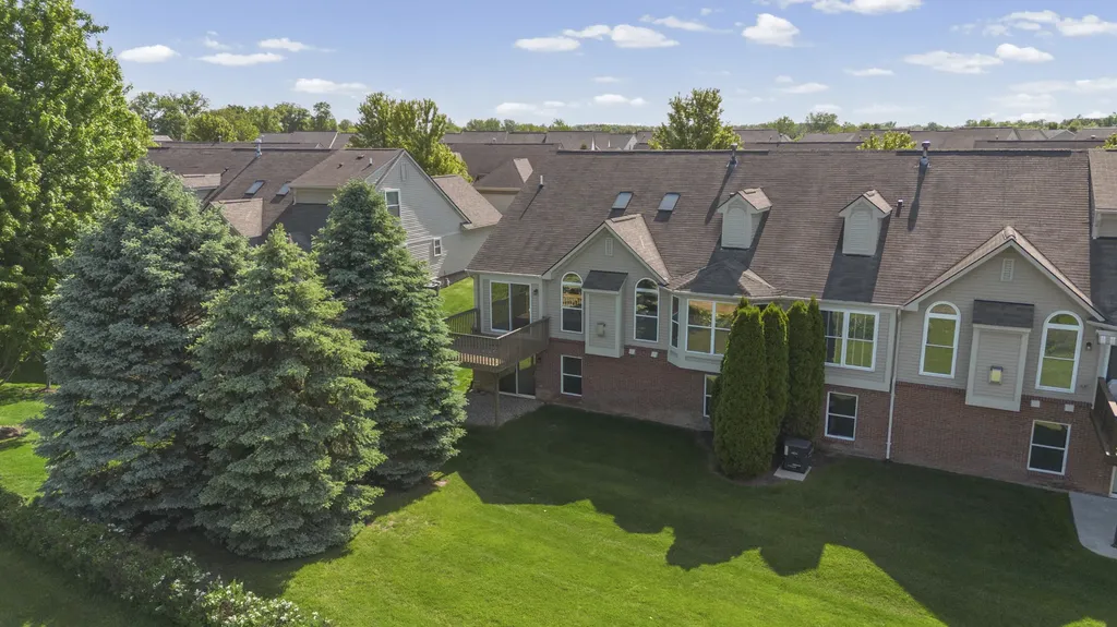 28061 Tremonte Drive Lyon Charter Township MI 48165