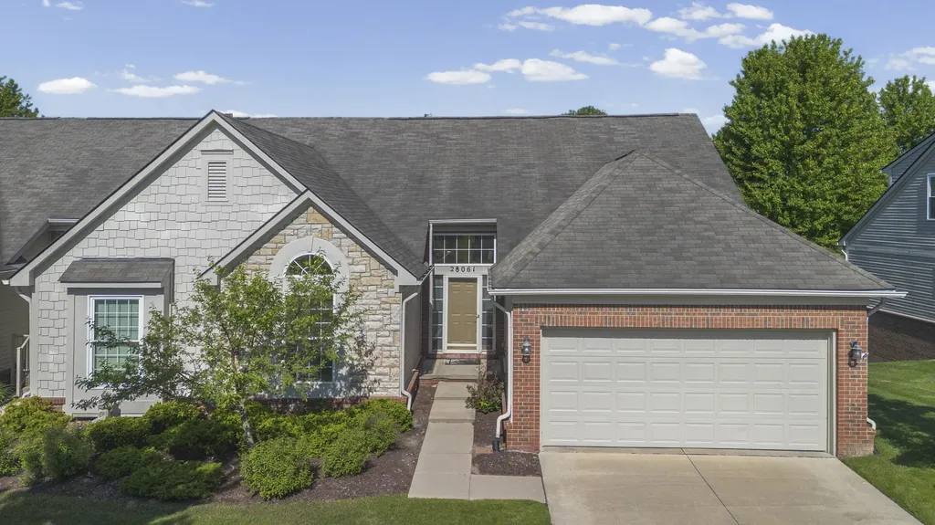 28061 Tremonte Drive Lyon Charter Township MI 48165
