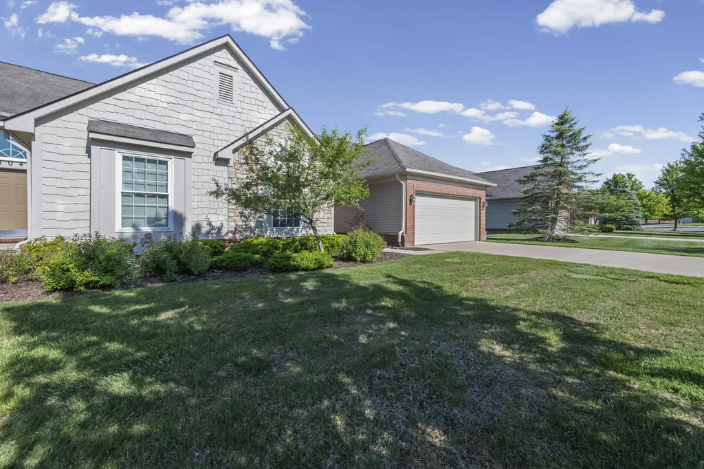 28061 Tremonte Drive Lyon Charter Township MI 48165