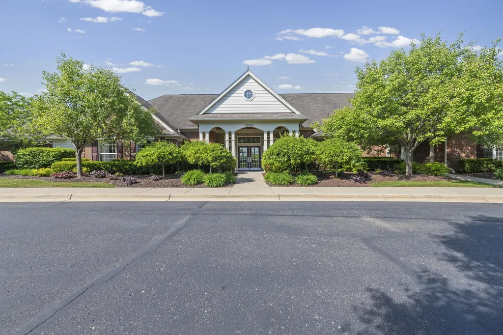 28061 Tremonte Drive Lyon Charter Township MI 48165