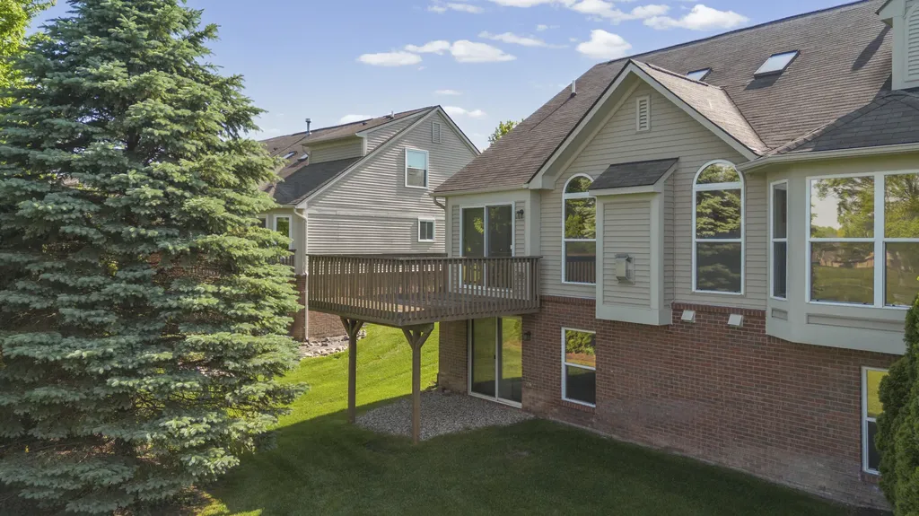 28061 Tremonte Drive Lyon Charter Township MI 48165
