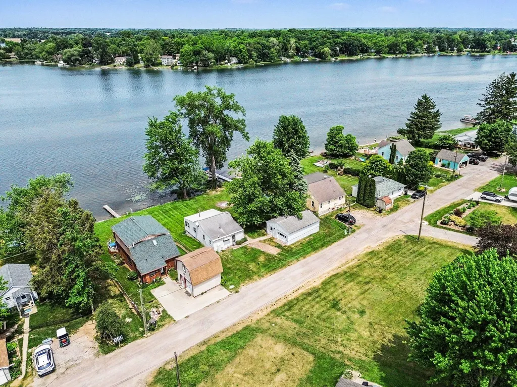 11968 Elmdale Drive Freedom Township MI 48158