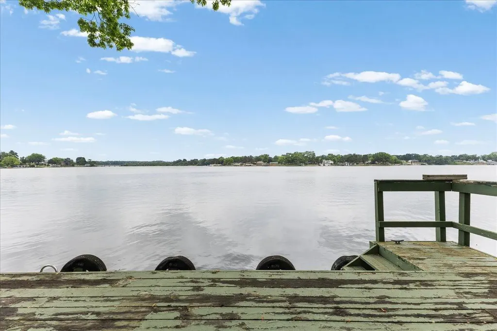 303 E Huron River Drive Van Buren Charter Township MI 48111
