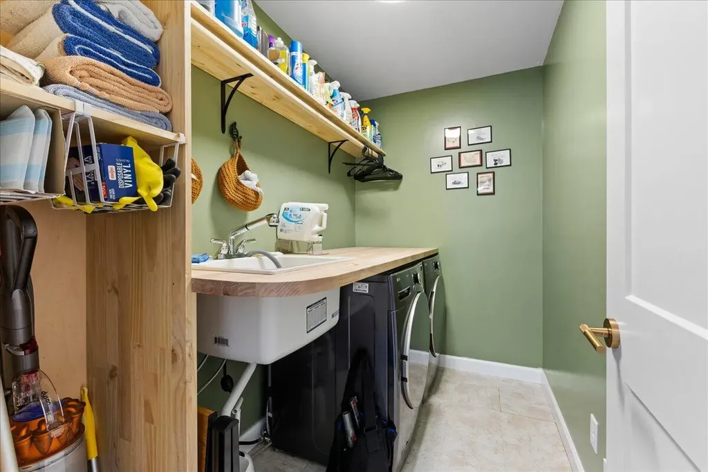 303 E Huron River Drive Van Buren Charter Township MI 48111