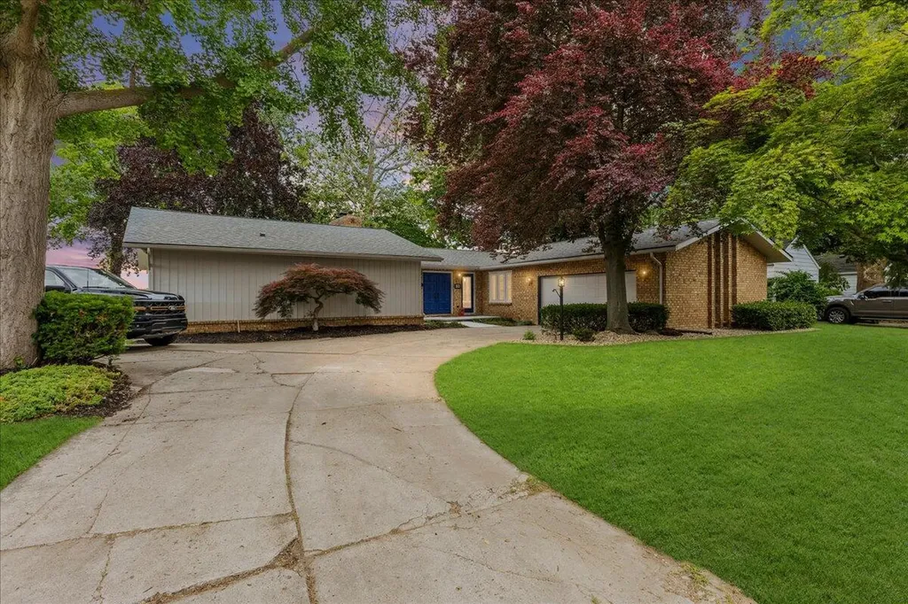 303 E Huron River Drive Van Buren Charter Township MI 48111