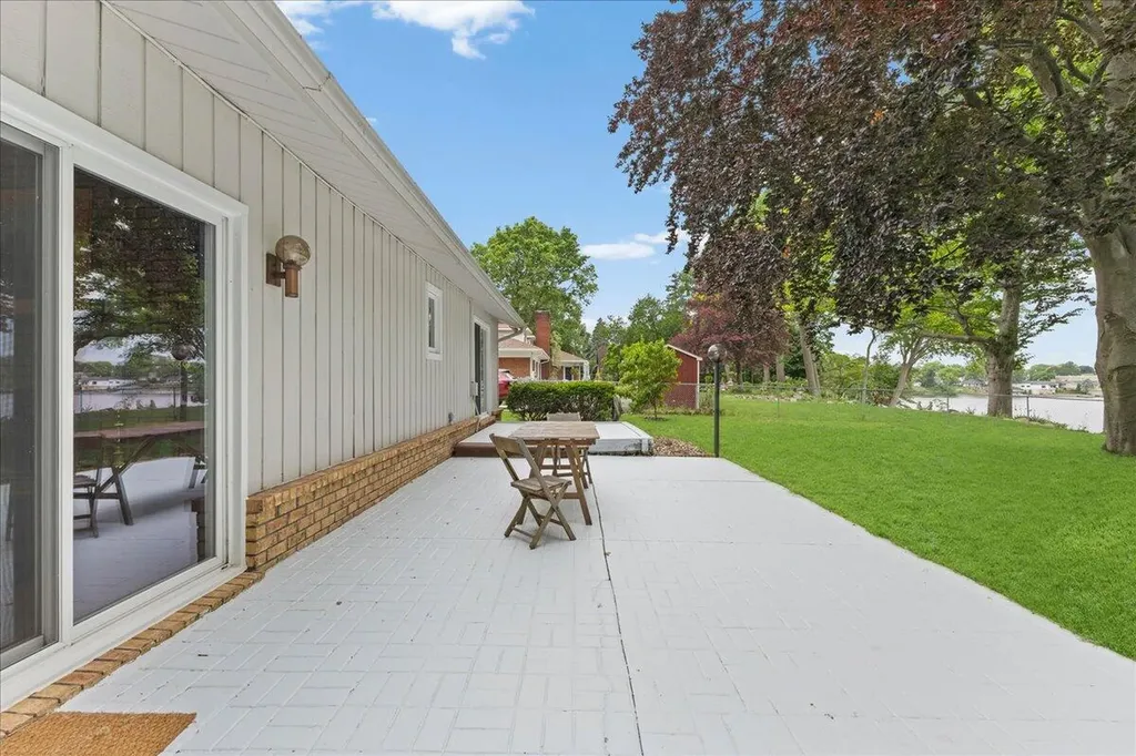 303 E Huron River Drive Van Buren Charter Township MI 48111