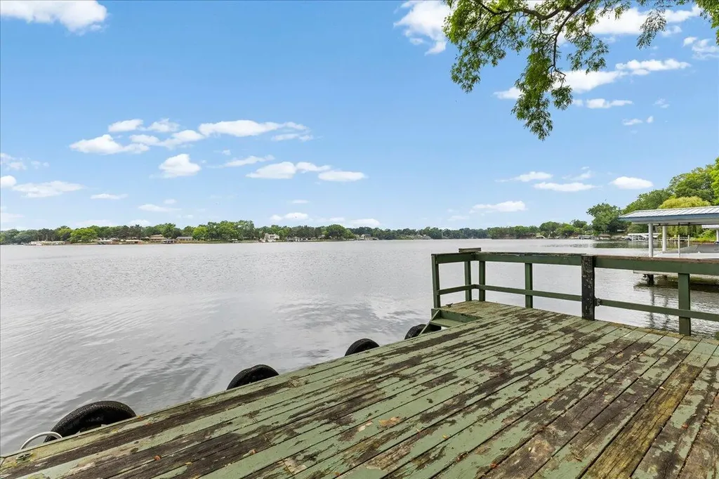 303 E Huron River Drive Van Buren Charter Township MI 48111