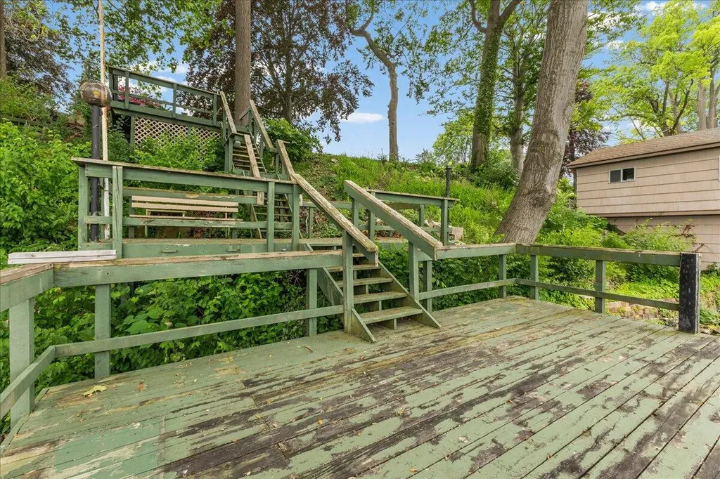 303 E Huron River Drive Van Buren Charter Township MI 48111