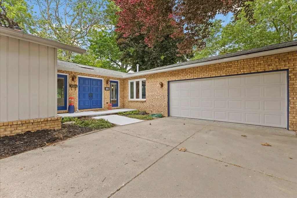 303 E Huron River Drive Van Buren Charter Township MI 48111
