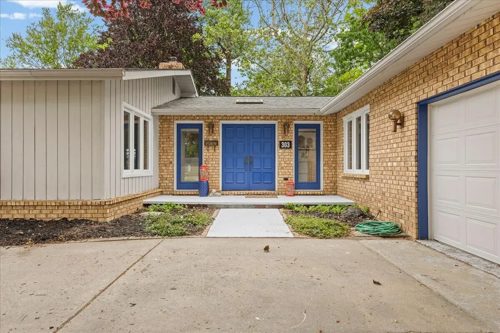 303 E Huron River Drive Van Buren Charter Township MI 48111