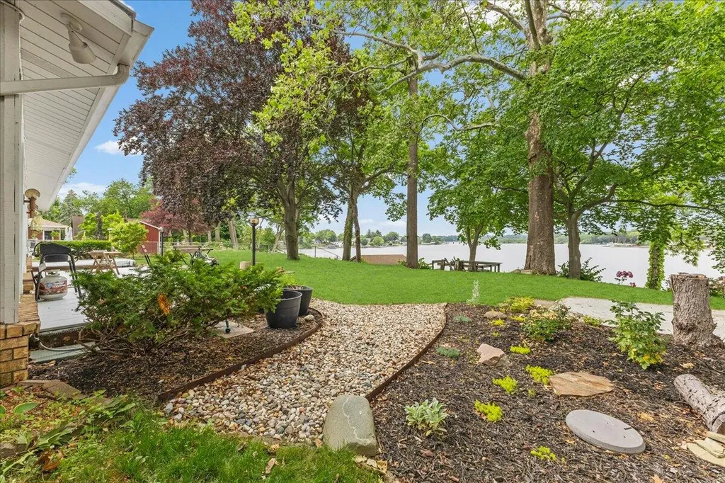 303 E Huron River Drive Van Buren Charter Township MI 48111