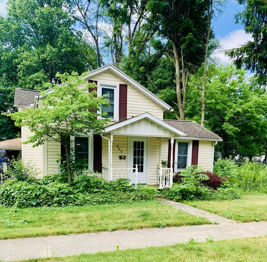 737 Saint Joseph Street Adrian City MI 49221