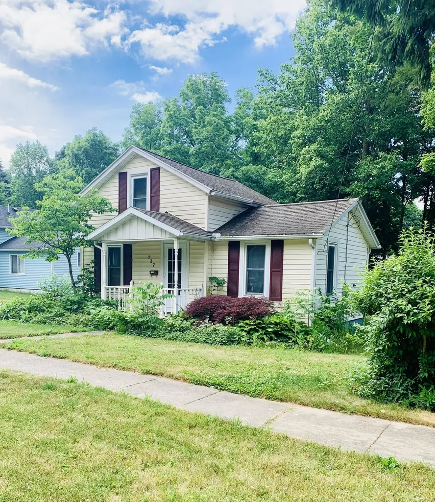 737 Saint Joseph Street Adrian City MI 49221