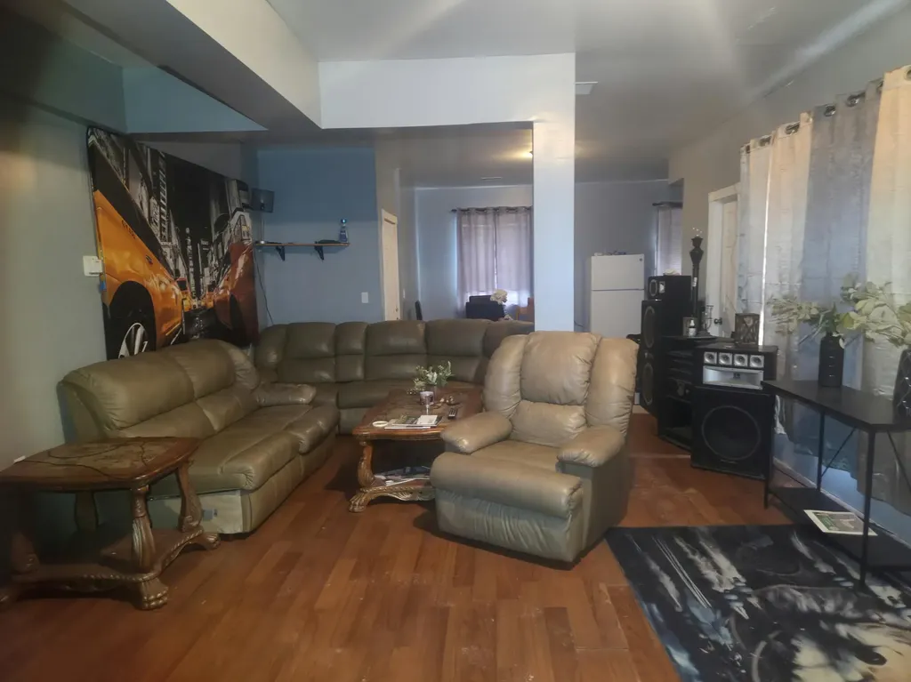 14318 E Jefferson Avenue Detroit City MI 48215