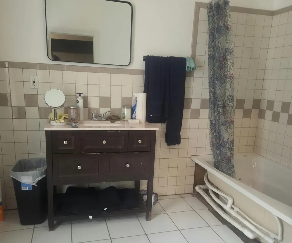 14318 E Jefferson Avenue Detroit City MI 48215
