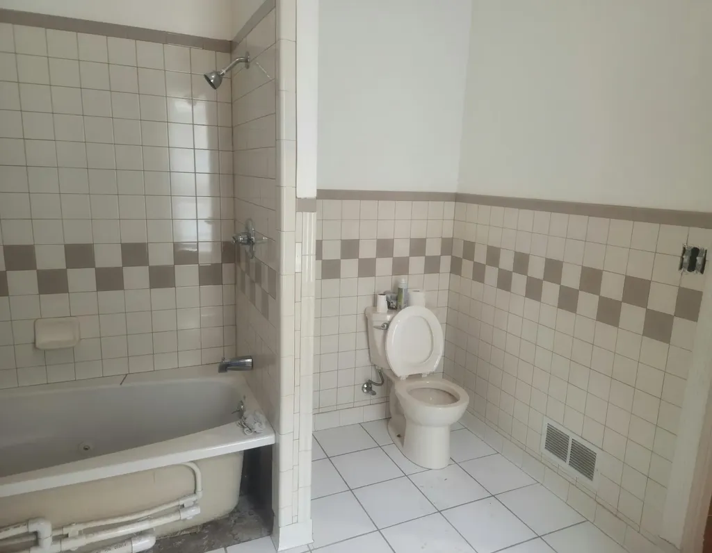 14318 E Jefferson Avenue Detroit City MI 48215