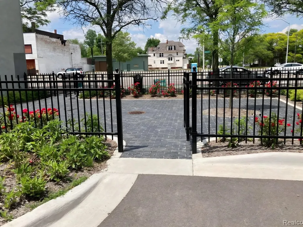 14318 E Jefferson Avenue Detroit City MI 48215
