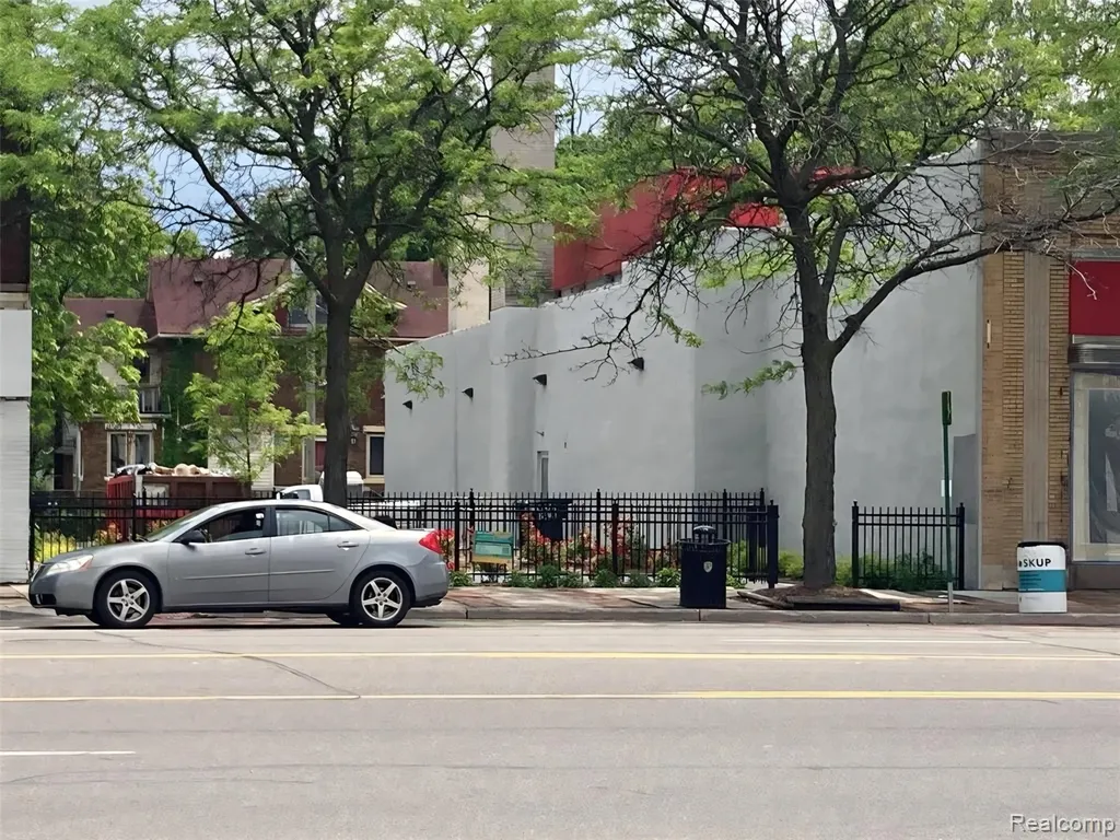 14318 E Jefferson Avenue Detroit City MI 48215