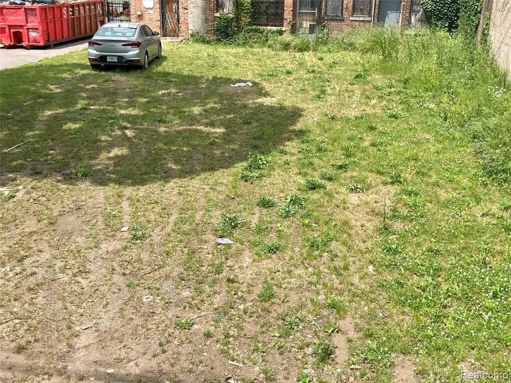 14318 E Jefferson Avenue Detroit City MI 48215