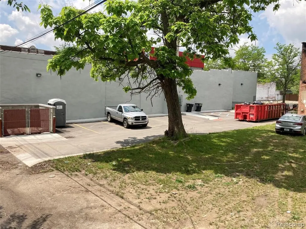 14318 E Jefferson Avenue Detroit City MI 48215