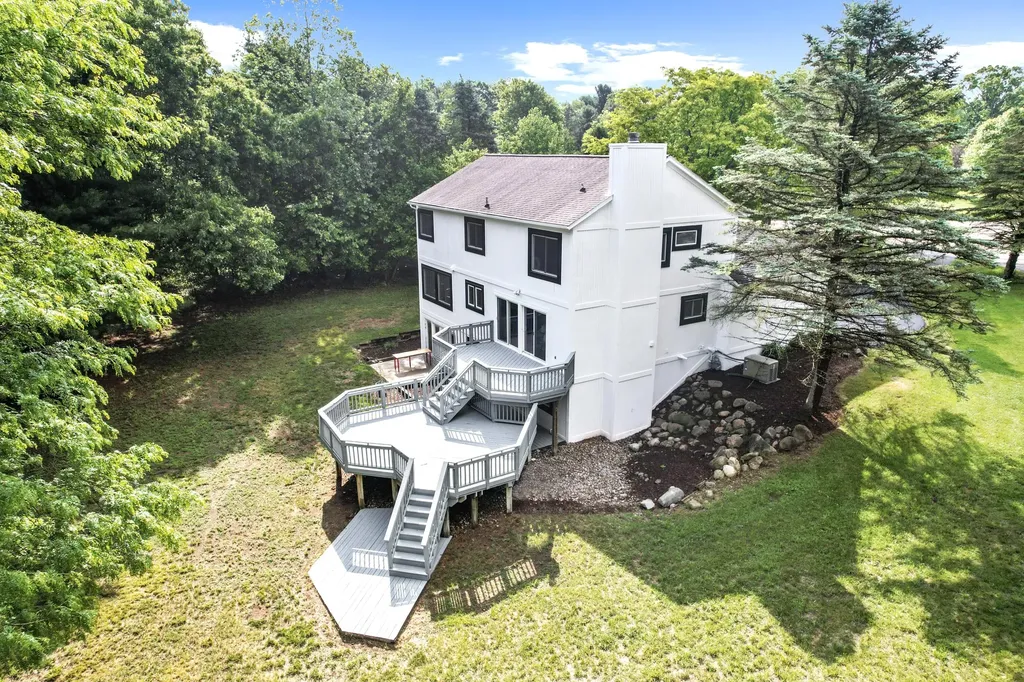 3999 Edmonton Court Scio Township MI 48103