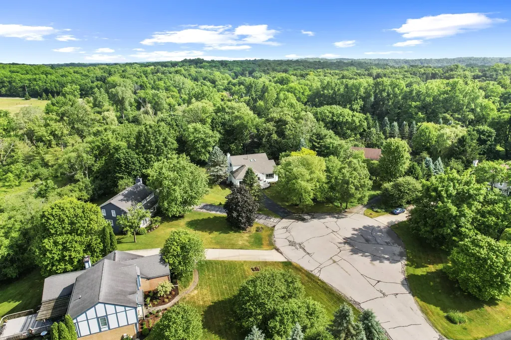 3999 Edmonton Court Scio Township MI 48103
