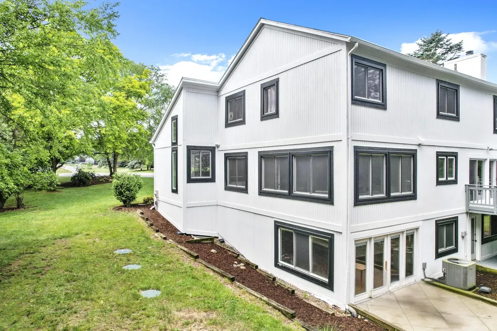 3999 Edmonton Court Scio Township MI 48103