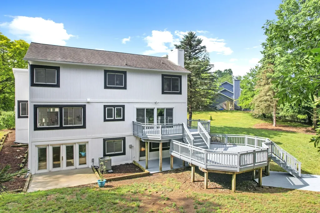 3999 Edmonton Court Scio Township MI 48103