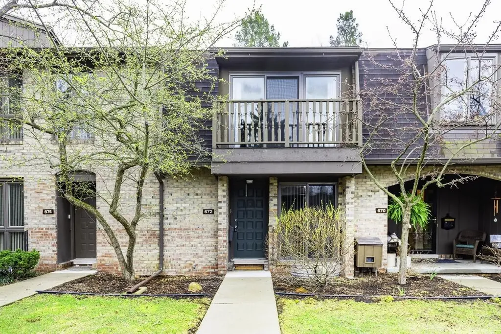 672 Greenhills Drive Ann Arbor City MI 48105