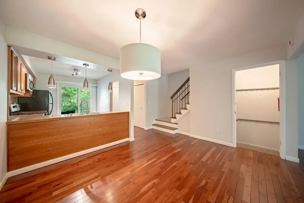 672 Greenhills Drive Ann Arbor City MI 48105