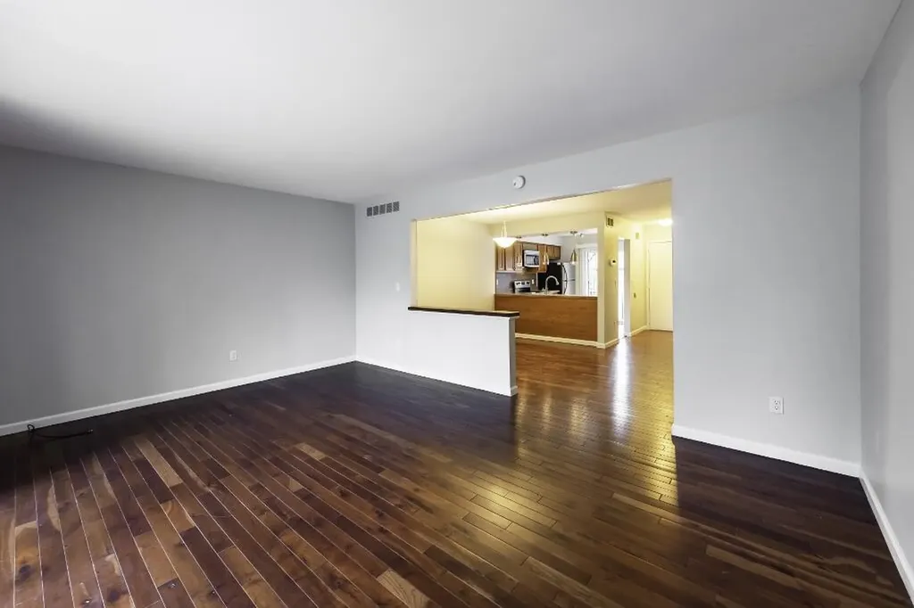 672 Greenhills Drive Ann Arbor City MI 48105