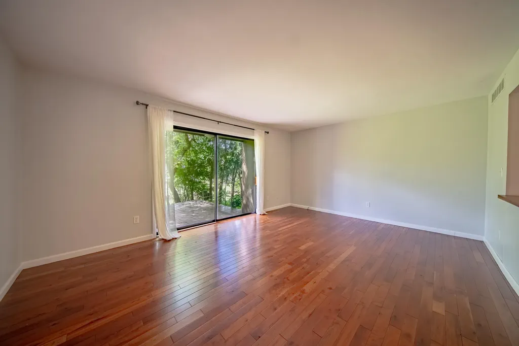 672 Greenhills Drive Ann Arbor City MI 48105