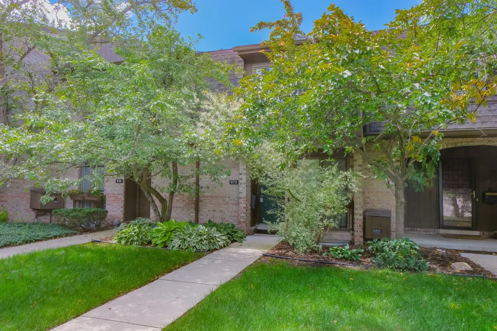 672 Greenhills Drive Ann Arbor City MI 48105