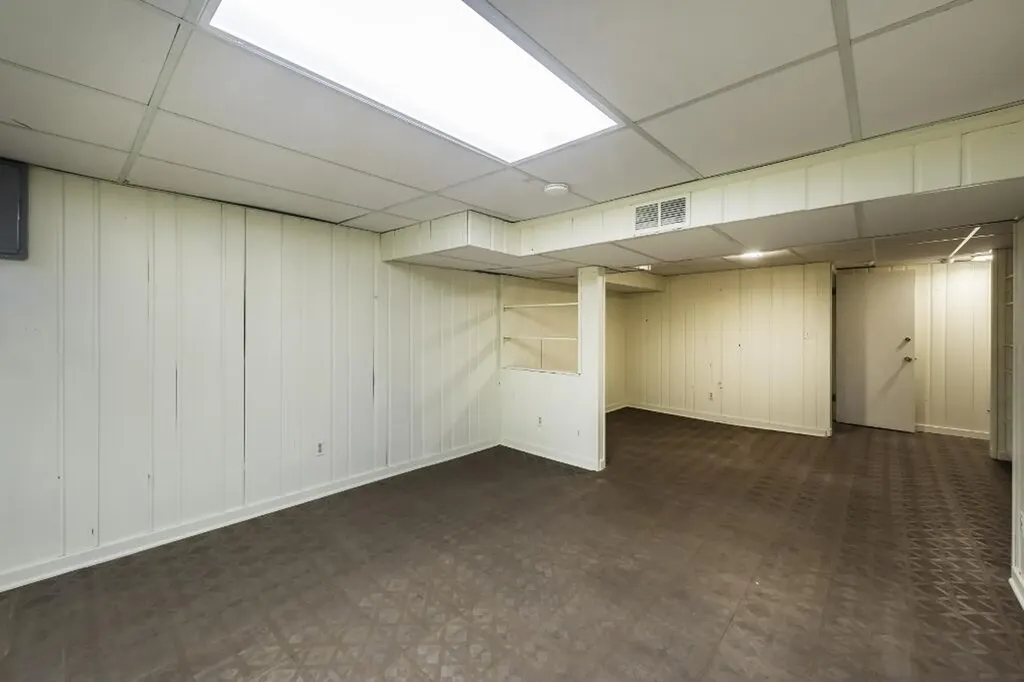 672 Greenhills Drive Ann Arbor City MI 48105