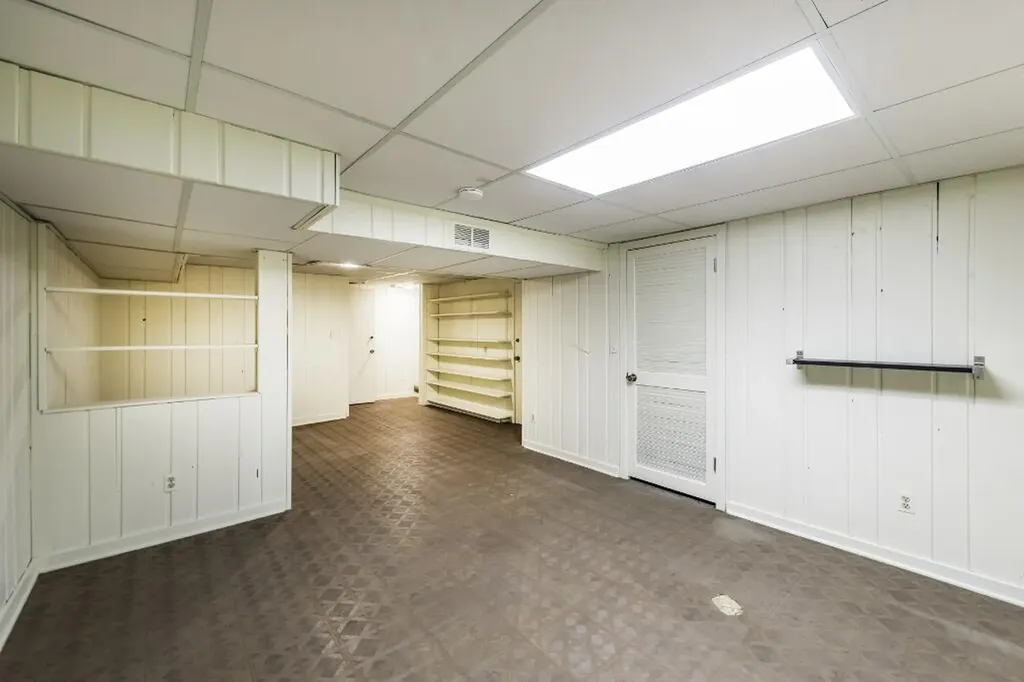 672 Greenhills Drive Ann Arbor City MI 48105