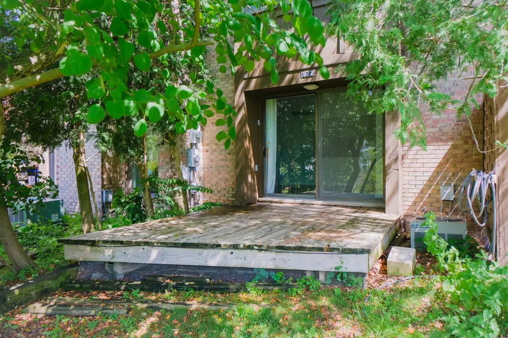 672 Greenhills Drive Ann Arbor City MI 48105