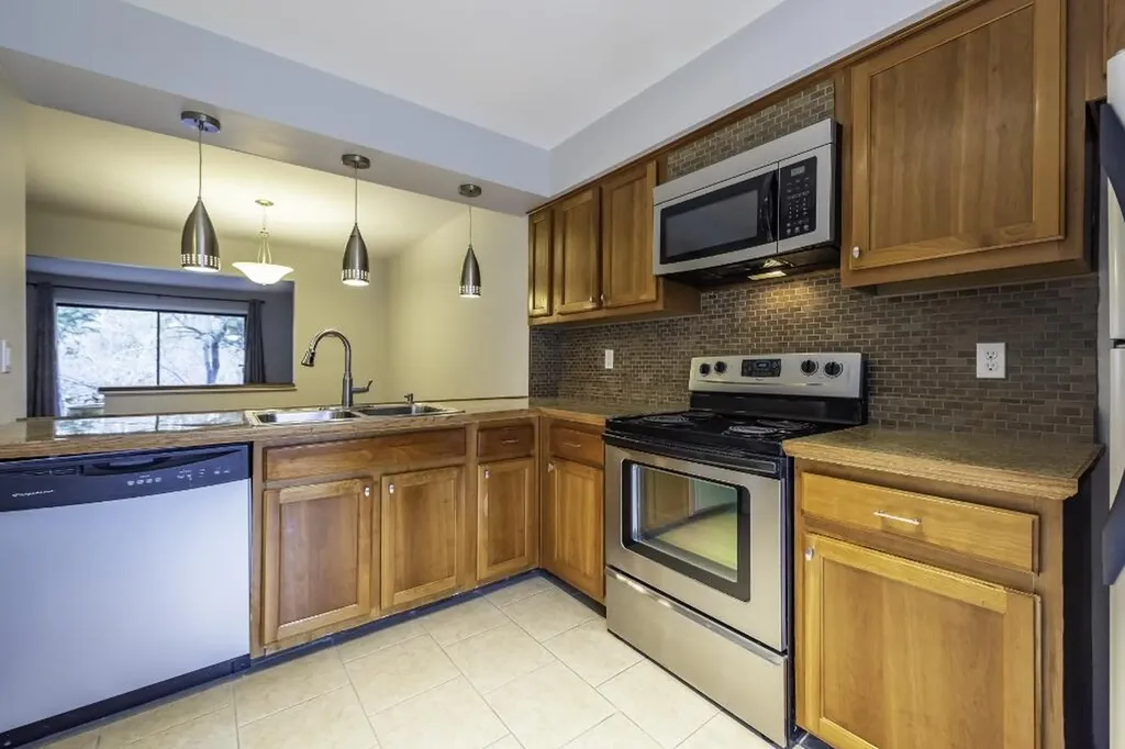 672 Greenhills Drive Ann Arbor City MI 48105