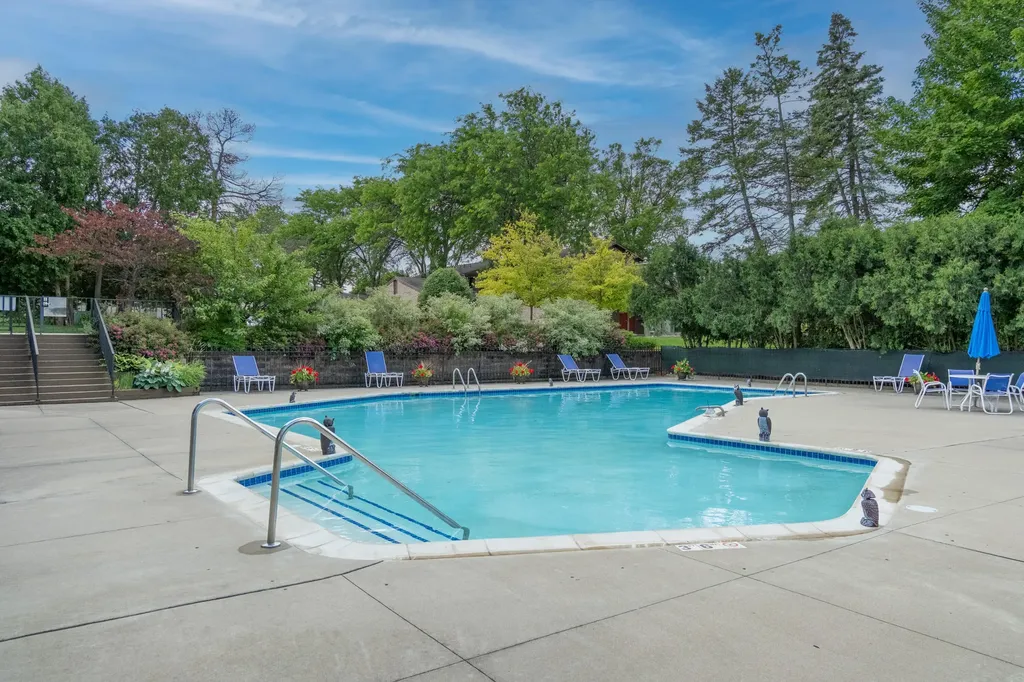 672 Greenhills Drive Ann Arbor City MI 48105