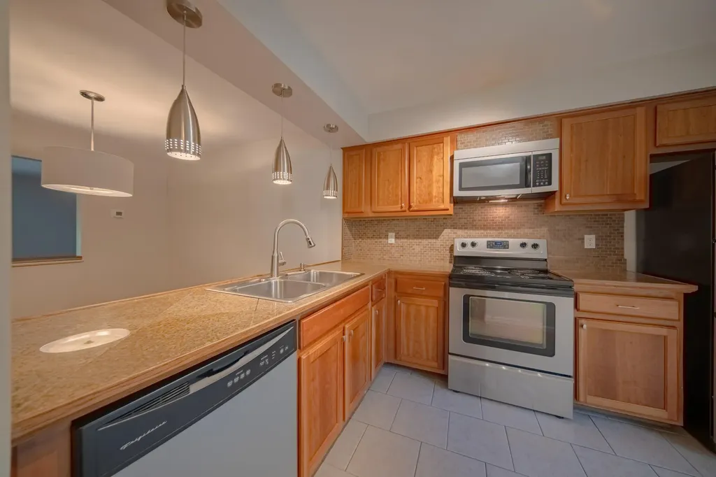 672 Greenhills Drive Ann Arbor City MI 48105