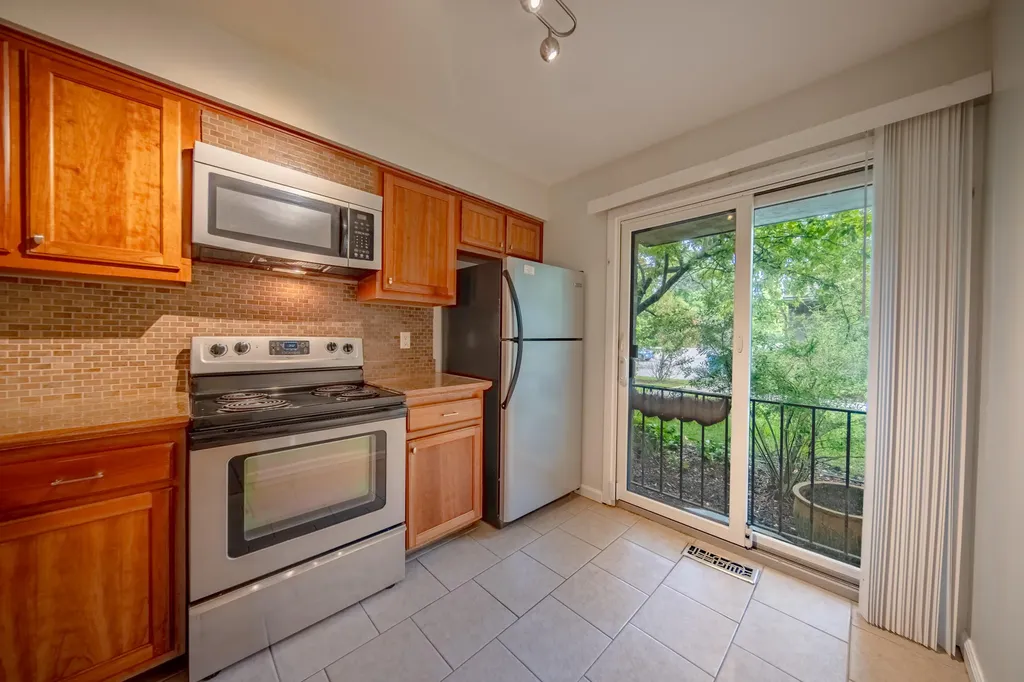 672 Greenhills Drive Ann Arbor City MI 48105