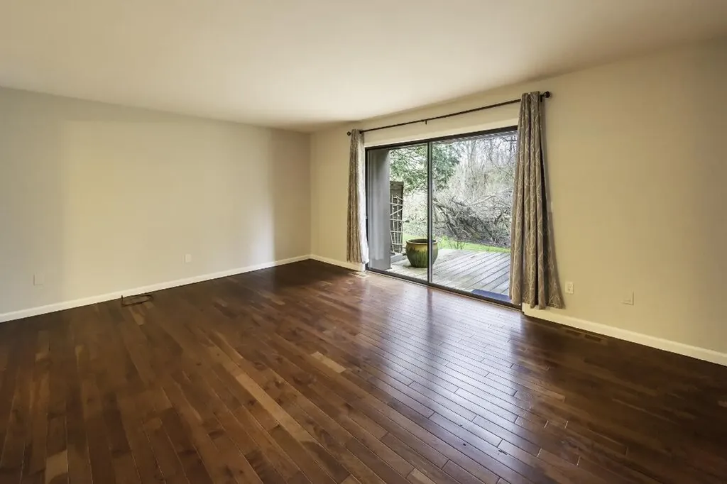 672 Greenhills Drive Ann Arbor City MI 48105