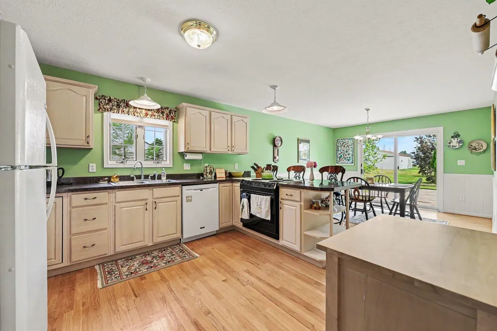 7880 Greenwood Road Leoni Township MI 49201
