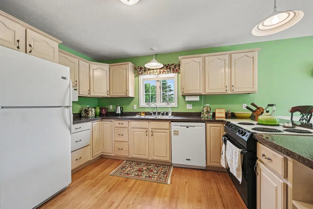 7880 Greenwood Road Leoni Township MI 49201