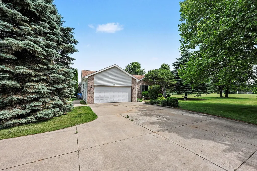 7880 Greenwood Road Leoni Township MI 49201