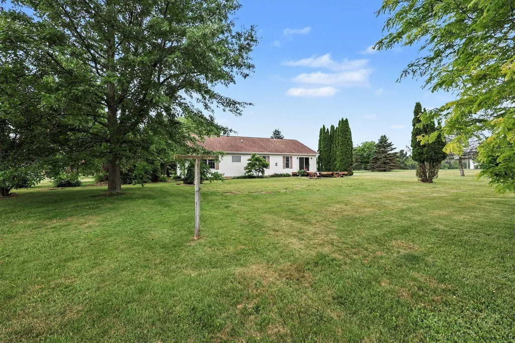 7880 Greenwood Road Leoni Township MI 49201