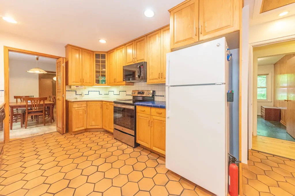 1877 Arlington Boulevard Ann Arbor City MI 48104